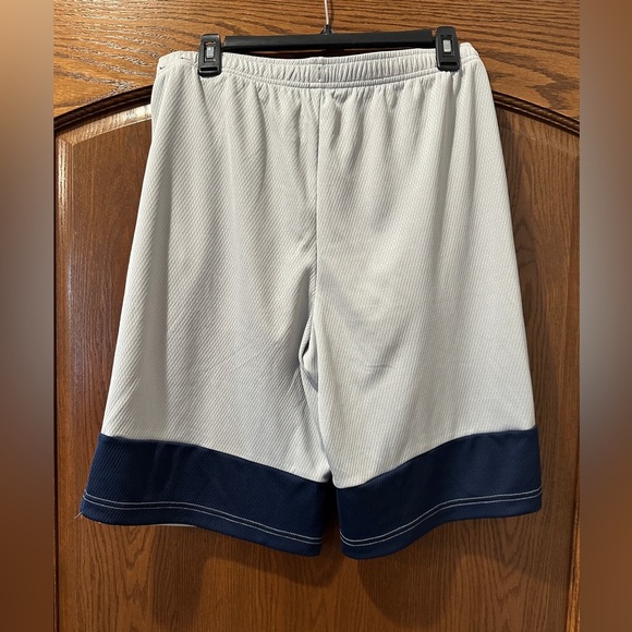 Men's Nike dri fit on field WVU shorts - Picture 4 of 5